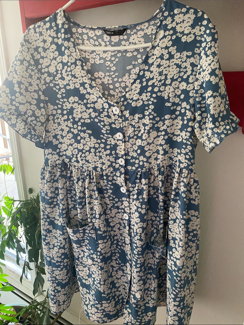 SHEIN Blue and White Floral Button-Front Dress Ladies Clothes - Picture 5 of 7